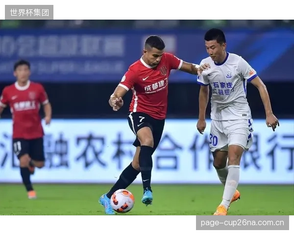 射手榜头名与第五名直接对话,卡迪斯与费利佩上演锋线对决。 射手榜头名与第五名直接对话,卡迪斯与费利佩上演锋线对决。